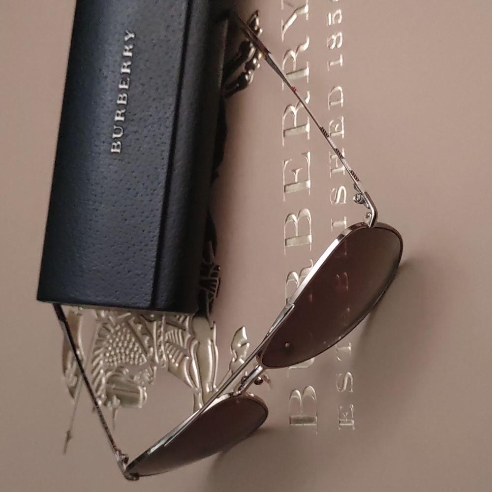 BURBERRY Aviator Sunglasses w/ Case